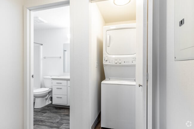 1BR, 1BA - 722SF