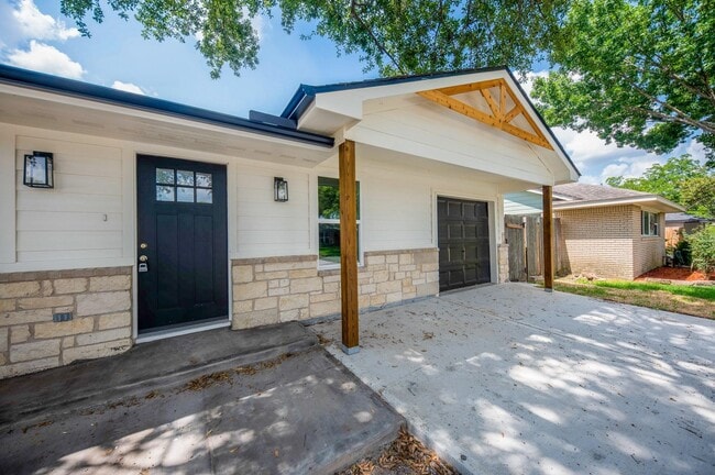 Photo - 5221 Libbey Dr