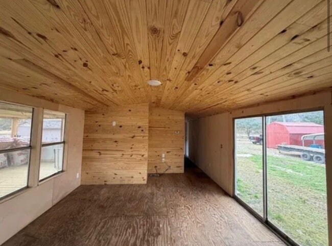 Photo - 2 Bed/1 Bath Mobile Home-UNDER RENOVATIONS