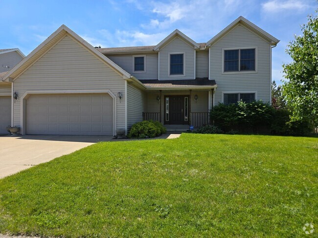 Building Photo - Beautiful 4 bedroom home in Normal!