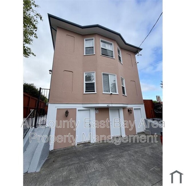 Building Photo - 489 55th St Unit 3
