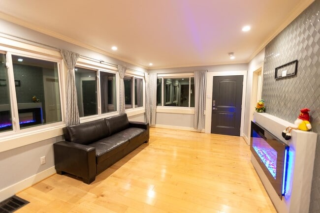 Photo - 1020 Ridgewood Ave