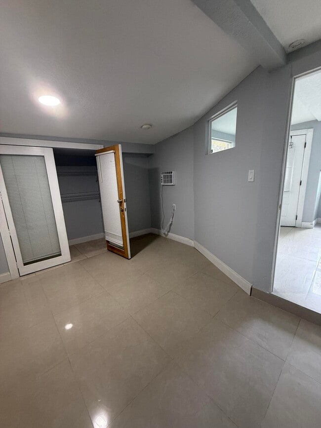 Photo - 192 Caroline Dr