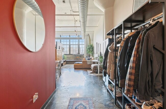 Photo - 500 Robert St N Unidad 608