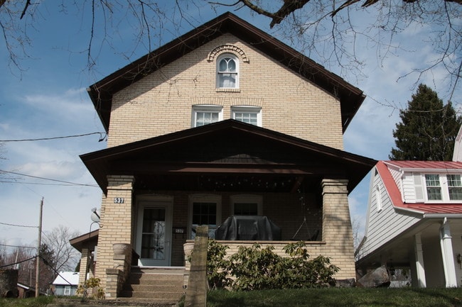 Building Photo - 537 Chestnut St Rental