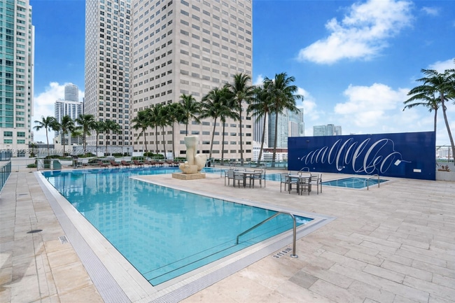 Building Photo - 335 S Biscayne Blvd Unit 17