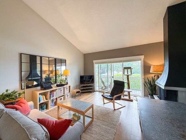 Photo - 630 5th Ave S Unit 208