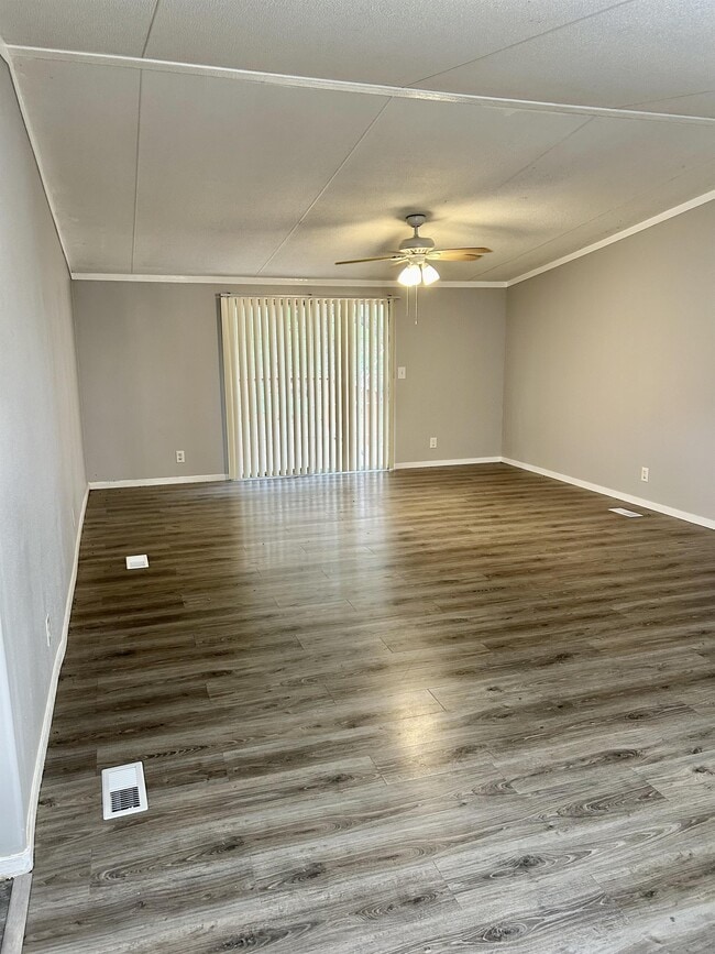Photo - 508 Walnut Way
