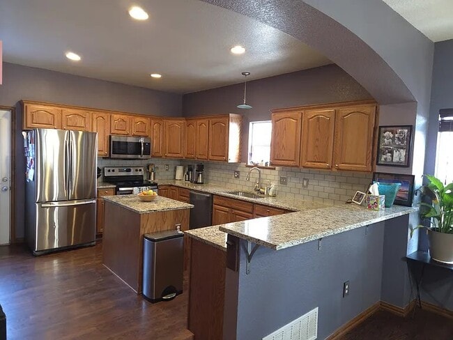 Photo - 5215 Stuart St