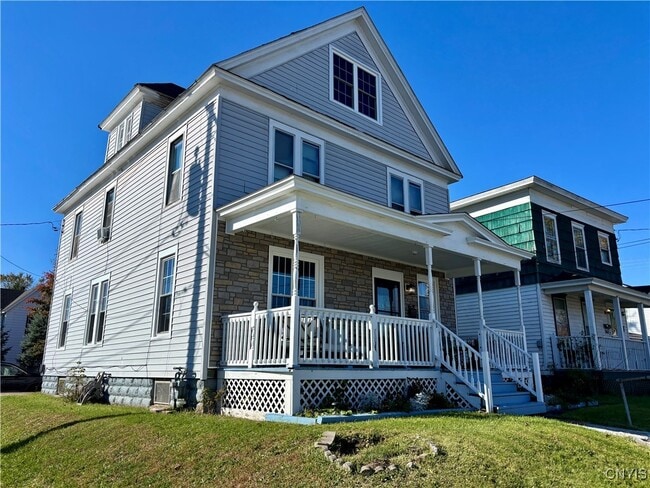 Photo - 204 E Bloomfield St