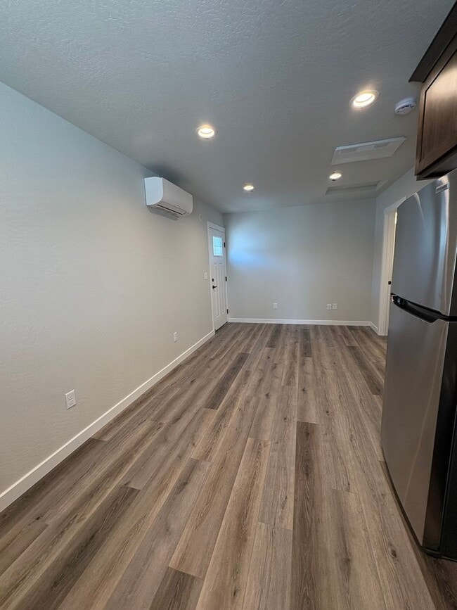 Photo - 1 Bedroom, 1 Bath in Central Point