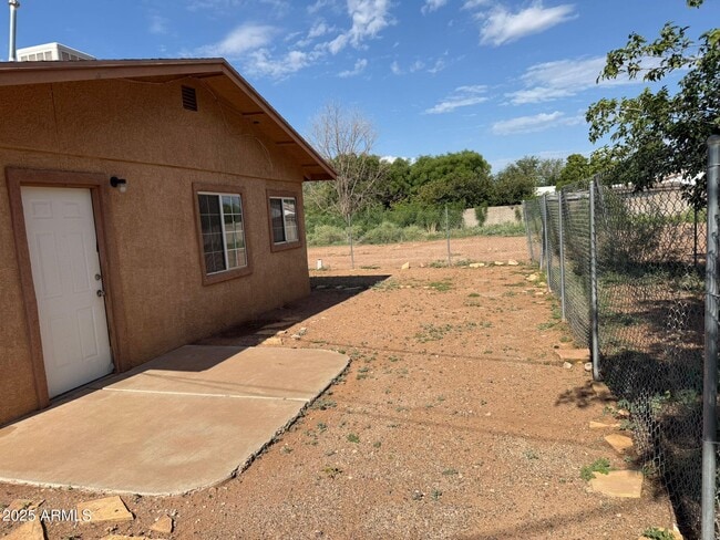 Photo - 2484 N Sulphur Springs St