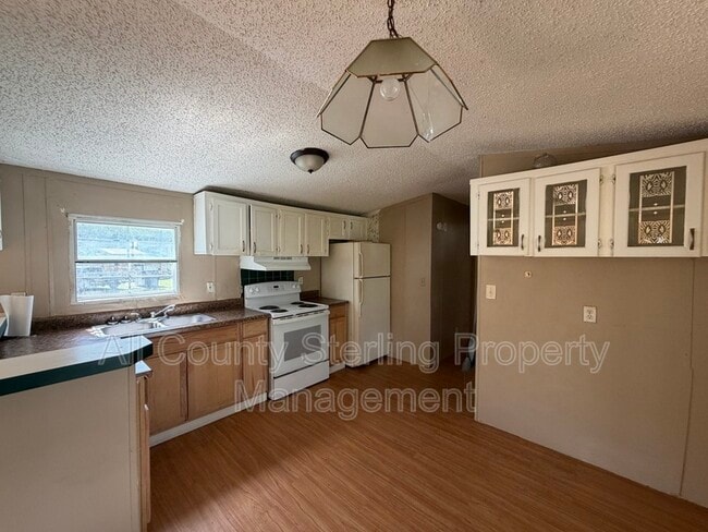 Photo - 109 SW Socket Glen