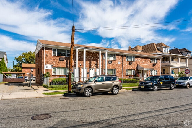 Photo - 80 Howe Ave