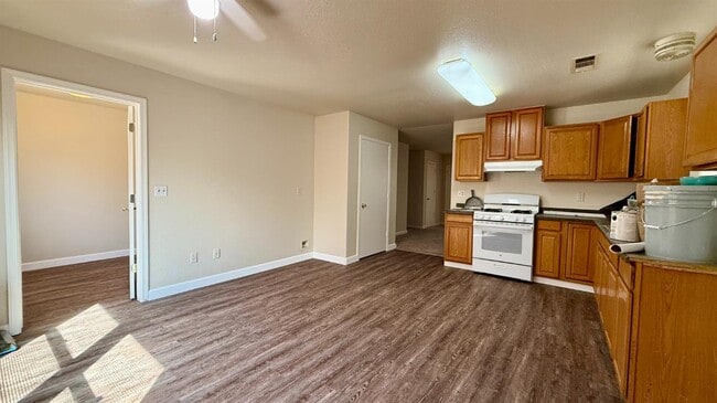 Photo - 119 W 2nd St