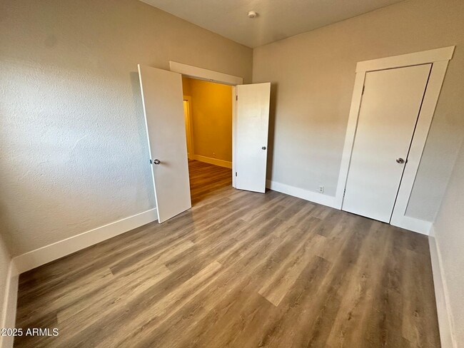 Photo - 2032 W ADAMS St Unit 2
