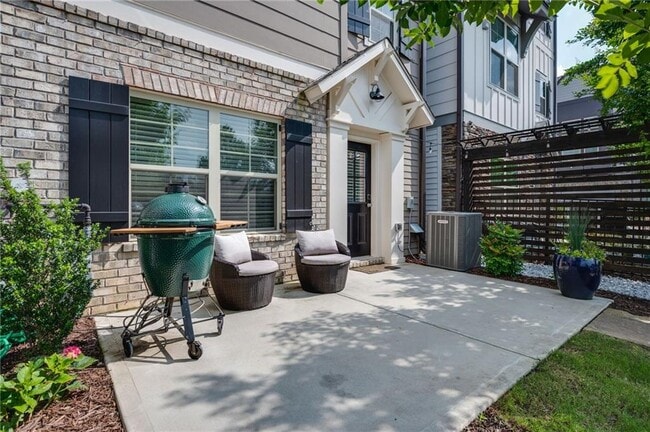 Photo - 1093 Kirkland Circle