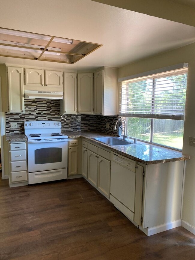 Photo - Coming Soon - Beautifully remodeled 5 bed/... House