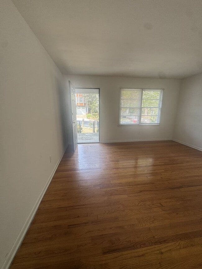 Photo - 215-Hillcrest