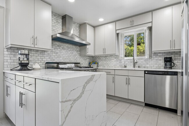 Photo - 3701 Keenan Ln