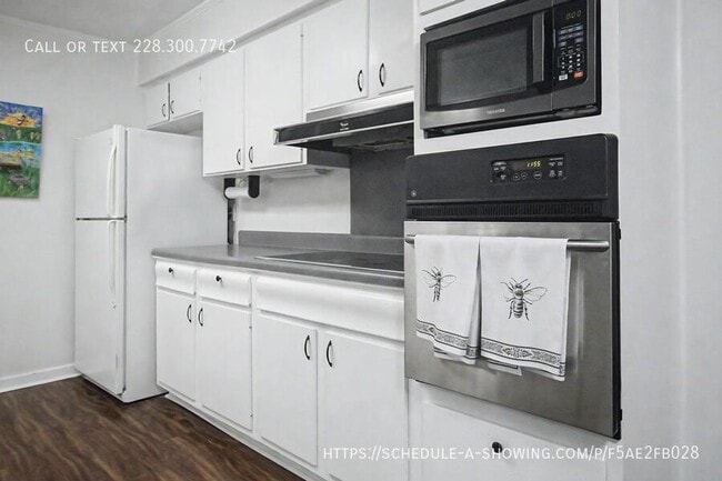 Photo - 883 Rustwood Dr
