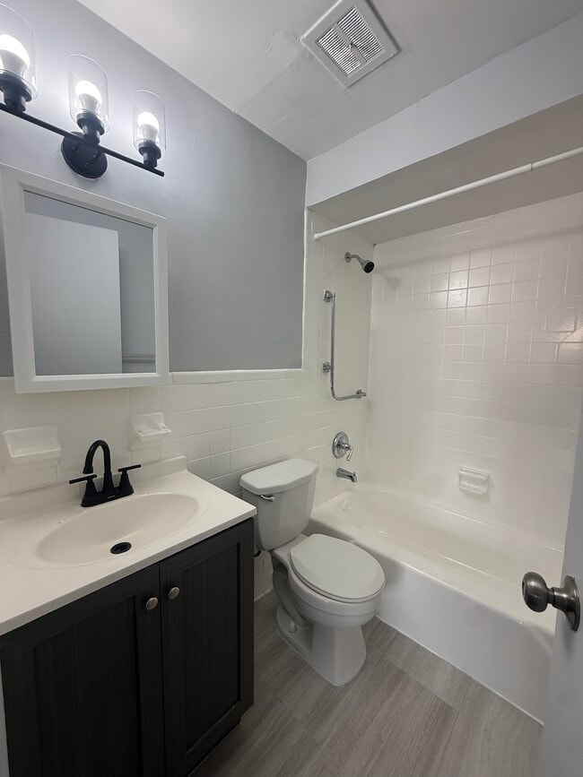 Photo - 2969 Four Towers Dr Unidad 8