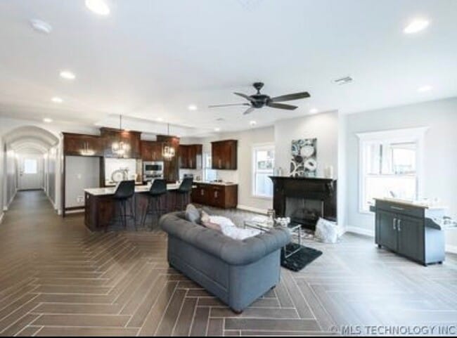 Photo - 1215 N Cheyenne Ave