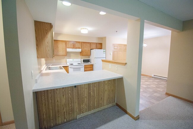 Photo - 1872 Deerhaven Ln NE Unit 5