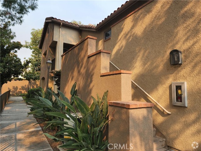 Building Photo - 3 Baya Rental