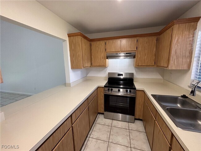 Photo - 323 NW 16th Pl