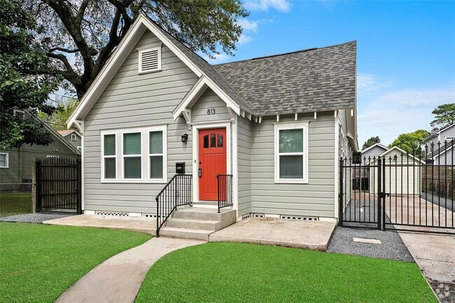 Building Photo - 813 Woodard St Rental