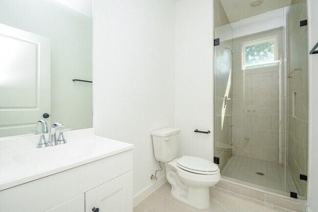 Photo - 4358 Clover St