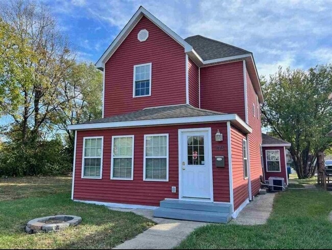 Building Photo - 3 Bedroom/3.5 Bath Home