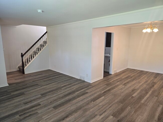 Photo - 1705 Bournemouth Rd