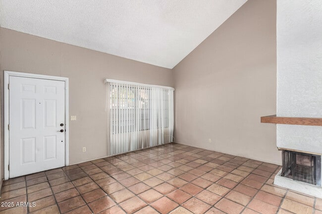 Photo - 609 E Mesquite Cir