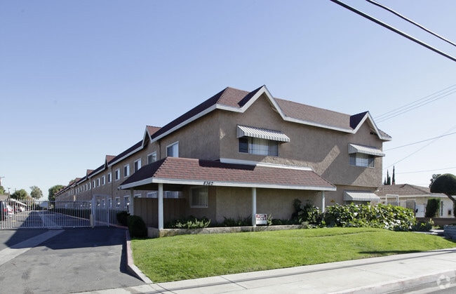 Building Photo - Walker Gardens Rental