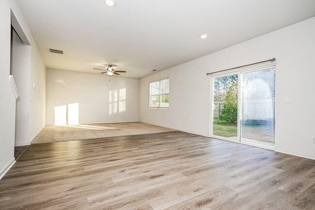 Photo - 371 Hamilton Pointe Dr