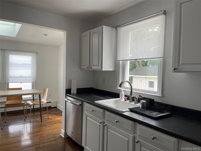 Photo - 27 Lydecker St