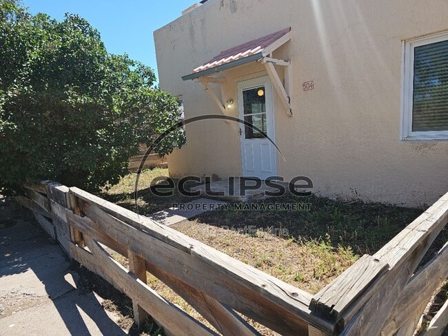 Building Photo - 504 2nd St
