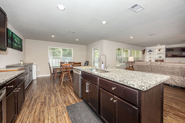 9125 Bellewood Dr