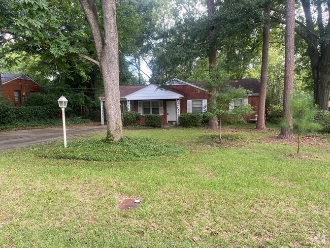 Building Photo - Bungalow in the Trees Rental