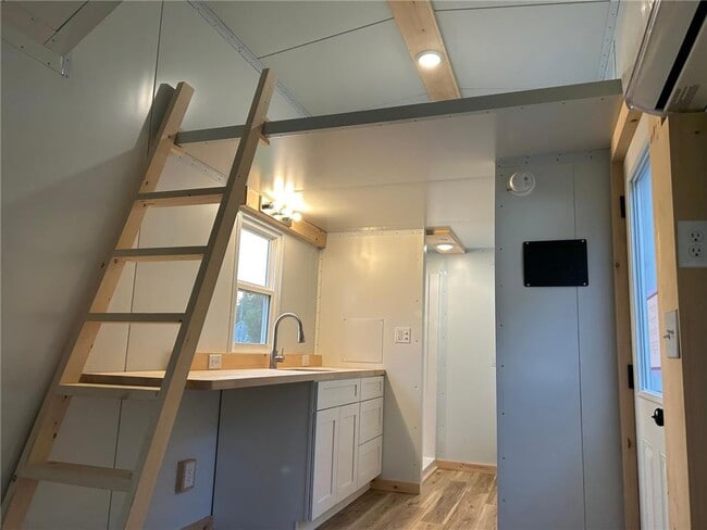 Photo - 301 S Prairie St