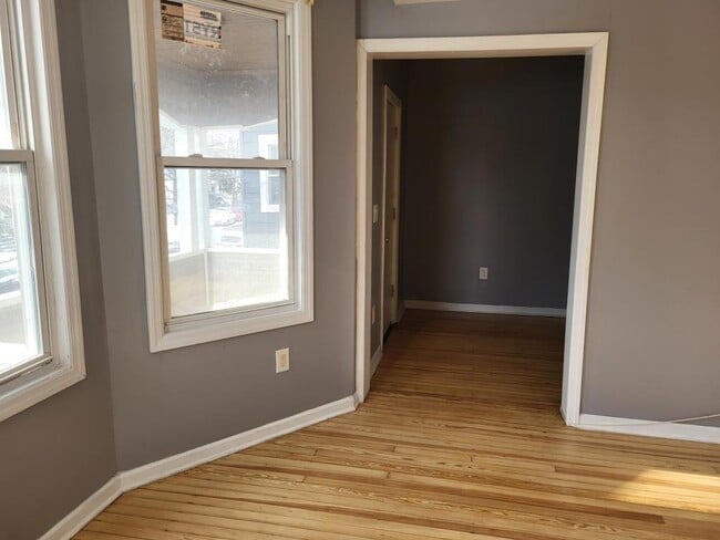 Photo - 93 Hopkins Pl