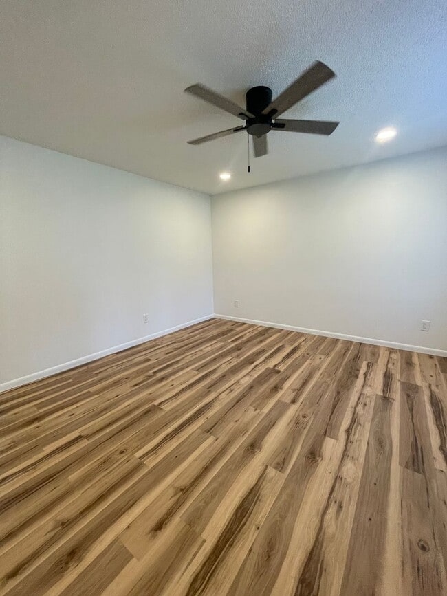 Photo - Great Location 3 bedroom 1 bath 1car garage