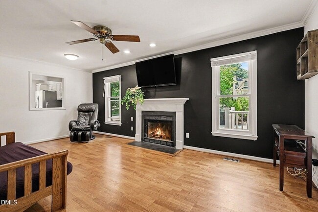 Photo - 302 Hutchins Dr