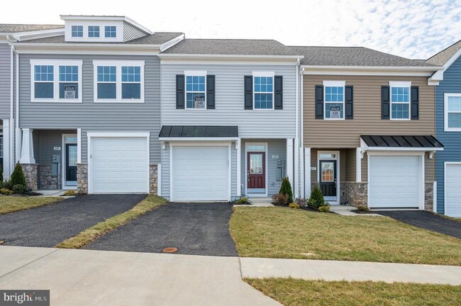Photo - 613 Detroit Sq Townhome