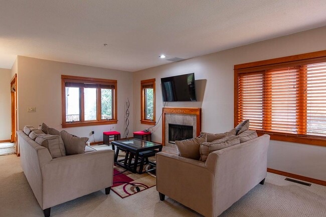 Photo - 33 Clearwater Dr