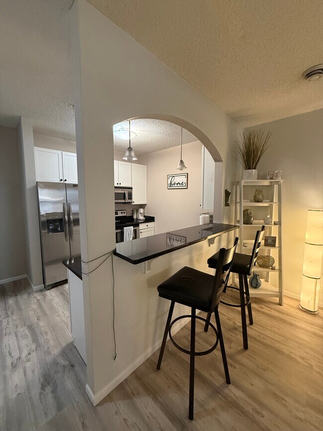 Photo - 452 W 84th St