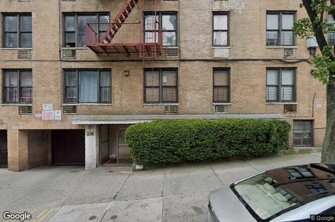 Photo - 216 E 203rd St Unidad 6B