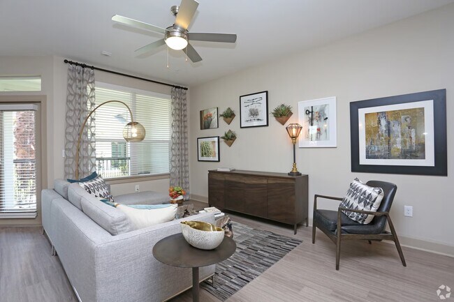 Photo - Apply Now & Save on Your New Home! Unidad NNFT